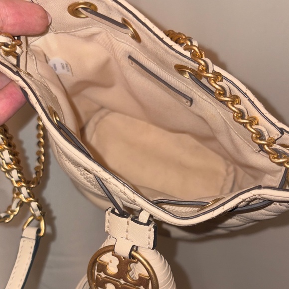 Tory Burch Beige Quilted Bucket Bag with Gold Chain - Picture 3 of 3